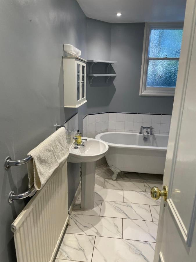 Spacious 2 Bedroom Apartment With Garden Cambridge  Eksteriør bilde